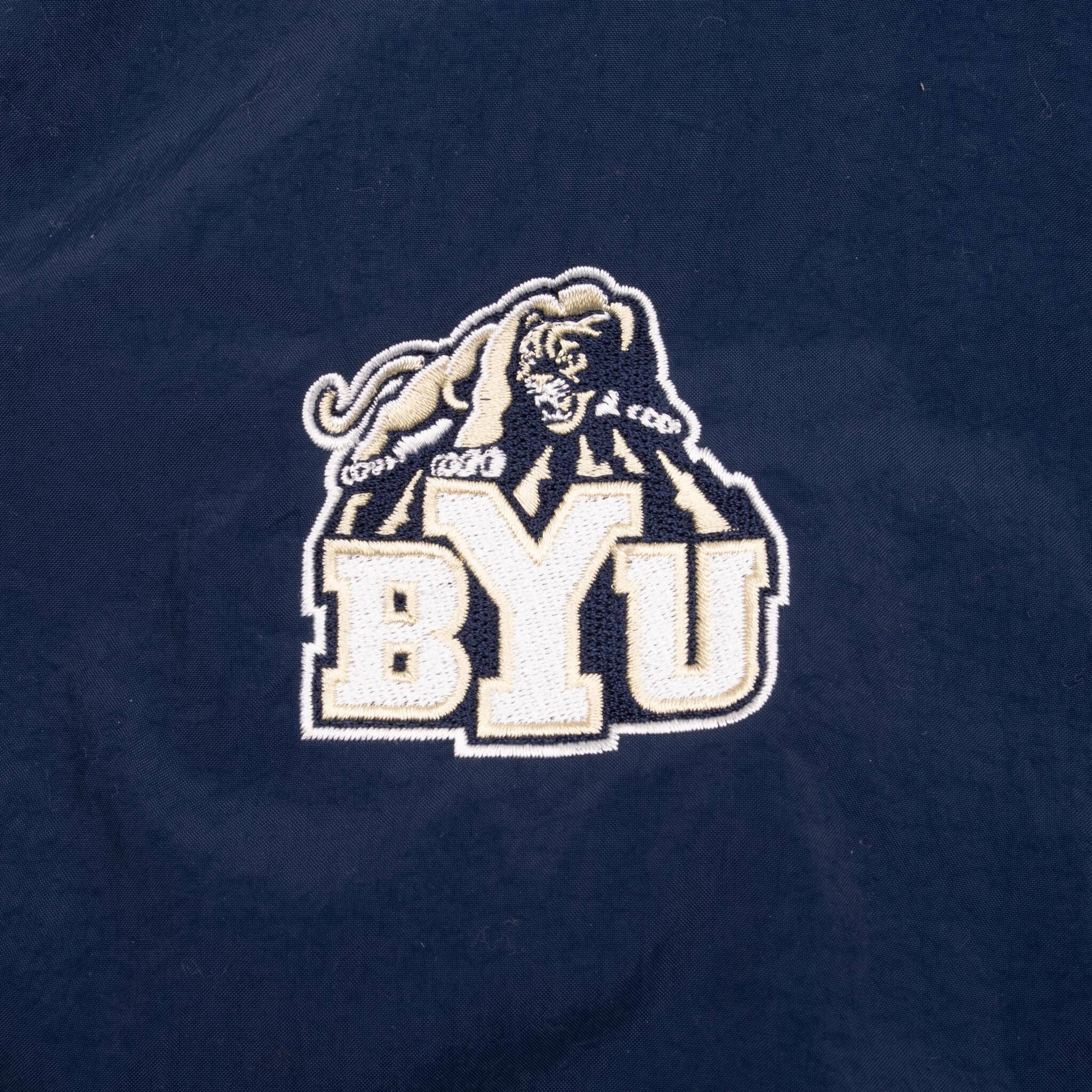 VINTAGE NIKE BYU BRIGHAM YOUNG WINDBREAKER JACKET 1990S MEDIUM MADE IN USA